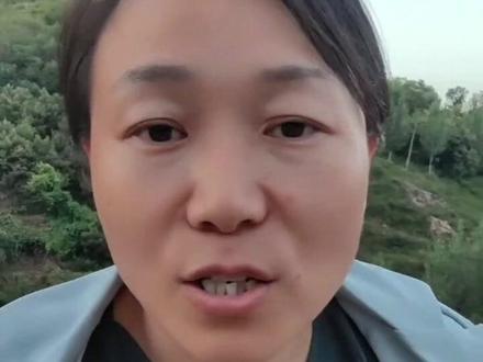 #验证码 这是我这两天才经历的一个事情
兄弟姐妹们,你们有没有遇到莫名其妙的收到验证码?我经常莫名其妙的收到验证码,就是没有任何操作就收到验证码。也就是说在我收到这验证码的时候,也有另一方知道这个验证码。他们到底是用这个验证码在干什么?