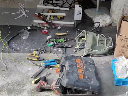 零跑T03用户,厂家送充电桩不送安装,直接找的我们安装,打了地针,打了孔,你猜客户省了多少钱?#专业的事交给专业的人 #车位安装充电桩 #施工现场实拍 #零跑t03