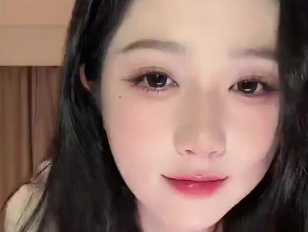 最新#岳雨婷直播 要旅游啦 安利最好的 #岳雨婷 爱看你直播 新商务来咯 每次新剧播出 榜单就回前几名 #月光石 相伴 与你相随 @DOU+上热门