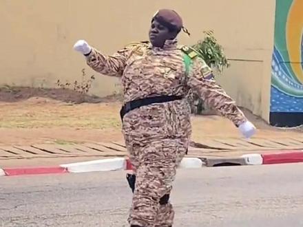 分享各国女兵展示,哪个国家女兵才是你心中最棒的?当属最后一个 #女兵 #女兵帅爆了 #阅兵现场 #涨知识