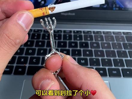 整个一个大无语的设计#避坑 #无用发明 #垃圾分类靠大家 #烟夹 #我玩过最高级的玩具