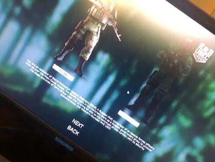 #逃离塔科夫 我推荐大家选俄军,因为有个手表,跑刀无聊的时候可以看看表。
