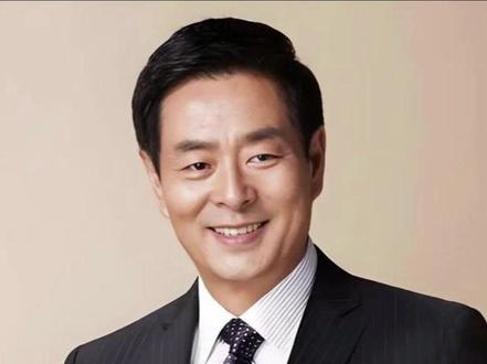 星三代进圈,72岁濮存昕为外孙女宣传新剧,评论炸锅。