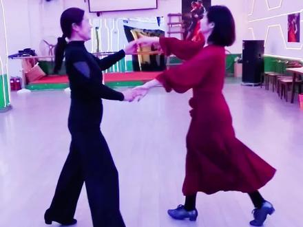 平四花样儿,春节档舞蹈(三)新年拜起来🫶🫶🫶#创作灵感 #交谊舞 #北京平四 #简单易学舞蹈