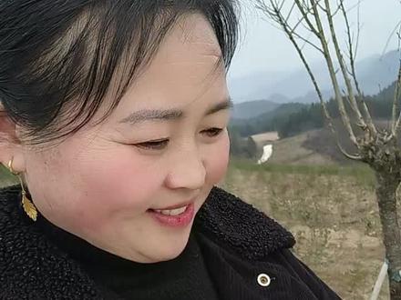 欢迎家人朋友们来我们文斗的堰塘村九道拐来玩,风景不错……一眼要看俩个省☕☕🌹🌹🌹