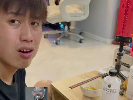 zei就是旋风脚 大家都学费了吗#情侣日常 #补水就喝外星人电解质水