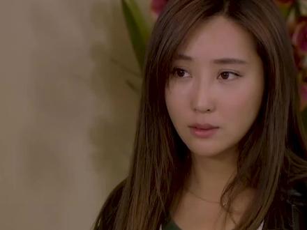 女孩在小岛上生病发烧,总裁无微不至地照顾她,感人