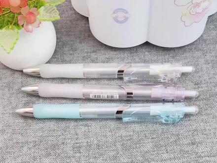 晨光K35升级款的速干中性笔,高颜值的一款笔,写字清晰顺滑流畅,不断水不断墨,还是速干不晕染的。#文具 #晨光速干走珠笔 #按动式中性笔 #学习用品
