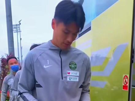 新赛季揭幕战泰山队对手杭州队主力前国门顾超受伤…缺席与泰山的比赛…希望早日康复回到赛场!泰山队加油 卫冕双冠王!#中超 #中超联赛 #2022中超联赛 #中国足球 @郭田雨 @山东体育休闲广播 @大东爱旅行 @青岛体坛那些事儿 @鲁能泰山-牛刚 @郑晋说 @山东电视体育频道 @维维道来 @老牛 @宋词 @及时行乐。 @小焦说泰山🇨🇳