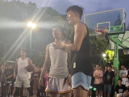 周楷恒人真的太好啦!希望下次再见!#周楷恒 #校园行篮球 #上海工程技术大学 @Adragon周楷恒