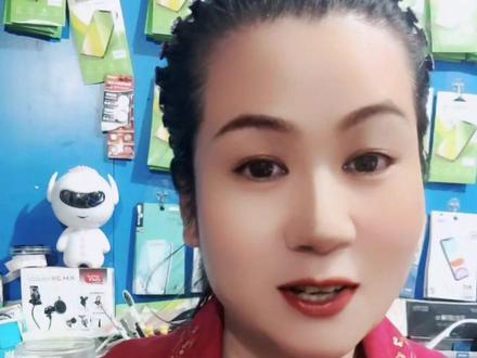 微信的小耳朵功能吗?可以在视频下方评论区留言,告诉我微信昵称后面儿有一个小耳朵,你知道代表什么意思吗?这技巧好多人不知。哦,原来这么大用处,老年朋友也一看就懂,就是我们平时在跟微信好友聊天儿的时候,你看对方以前,后面突然就出现了小耳朵图标,不懂手机的老年朋友就会以为自己不小心呀,点到了哪里。也不知道怎么样才能取消,也不知道是个啥意思,会不会对我们的手机造成啥影响,这些问题他们都会有所担心,如果你也有这些疑虑的话,下面就跟着我的视频。一起来了解一下。先跟大家说说小。