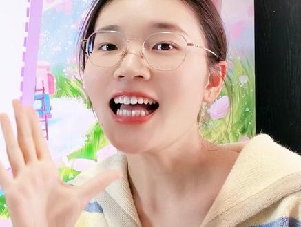 三下五单元,五大必考点一次讲透!孩子别再丢分了! 📌 字词辨析:必考字词+易错读音+易混词语区分 → 6句口诀全搞定
📌 想象写句子:铅笔→小溪边→帮鸟和蚂蚁 → 公式:事物+场景+两个帮助
📌 图形想象:椭圆/半圆/手印 → 三步法:变事物+编奇遇
📌 逆向思维:狗尾巴说“我有一只狗” → 主次颠倒+原来+哇
📌 省略号作用:4种作用选择题秒杀技巧#小学语文 #三年级语文 #单元考点 #学霸秘籍 #家长辅导
