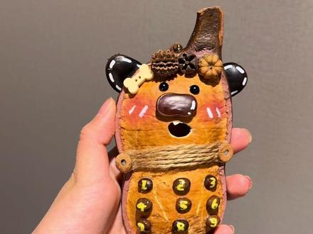 喂喂喂 接电话📲 豆荚小狗来电话啦~#手工 #diy手工制作 #豆荚娃娃 #大豆荚 #新年礼物