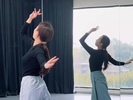 #真实生活分享计划 《西楼别序》讲解版加镜面分解版,练完你也会哦#西楼别序#一学就会系列 #舞蹈老师 #舞蹈分解教学视频