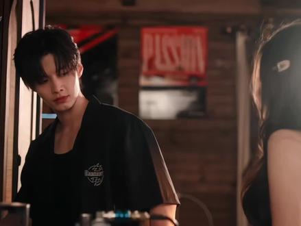 暮暮说句话谁能抗住!
#双轨 #何与#靳朝#虞书欣#姜暮