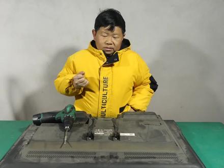 32寸乐华液晶电视有声音没图像,落到老男孩手里,必须把它给搞定