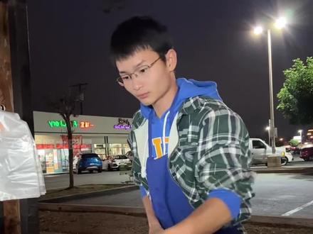 很难不怀疑,竞选市长是为了摆摊自由!(无不良引导,仅供娱乐)#酱香饼小唐 #摆摊 #搞笑 #酱香饼 #洛杉矶