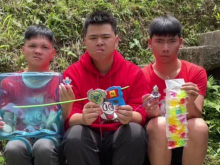 你们小时候喜欢玩陀螺吗?
#内容过于真实 #一定要看到最后