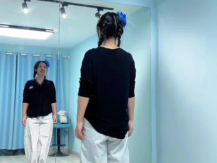 #你咋那么美 #背面慢动作分解 #简单易学舞蹈 #最潮广场舞 @DOU+小助手