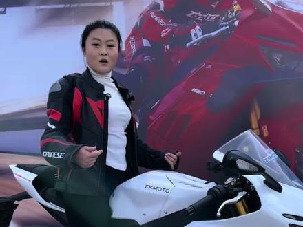 张雪820RR 试驾测评 #张雪机车 #仿赛 #机车 #张雪820rr #wsbk张雪