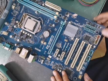 技嘉p61主板开机针电压偏高不开机