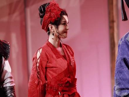 20230902 新龙门客栈返场
逗莫言的镶镶
转圈圈的镶镶
抱着玫瑰的镶镶
好可爱的李镶镶😘
#李云霄 #越剧新龙门客栈 #浙江小百花越剧团