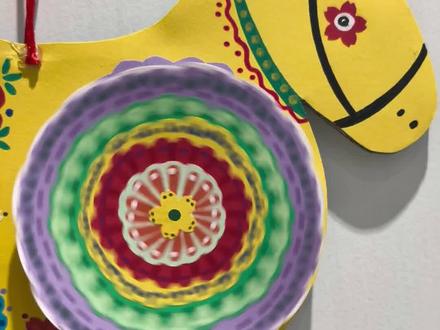 用非遗剪纸做一匹吉祥小马,简单的点线图案组合真的好好看#马年手工#新年手工#彩色卡纸#剪纸 #剪纸手工