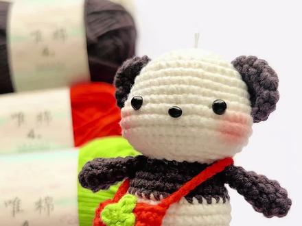 钩织背包小熊猫~ #我的手工作品