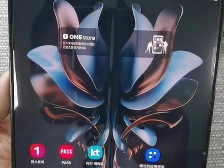 三星W23主题壁纸教程
已发原图需要的点赞
收藏进粉丝群领取
#心系天下 #三星手机 #w23 @DOU+小助手