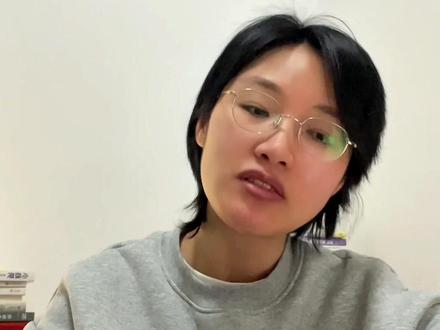 给女生朋友们推荐几本好书。 今天是3.8妇女节,生为女性我很自豪!祝我们节日快乐!分享几本我喜欢的书给女生们:日常生活中,怎么调整心态?有哪些落地的、好用的心理学方法,能帮你保持健康的状态、获得强者的思维?希望能给你启发和帮助。
#妇女节快乐 #女性成长 #girlstalk #三八妇女节 #书单推荐