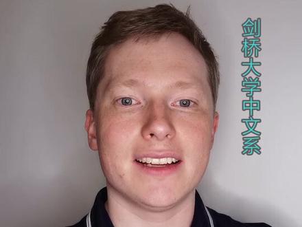 想要跟外国人说等等我,除了please wait, 还可以用哪些表达?#学英语 #英语