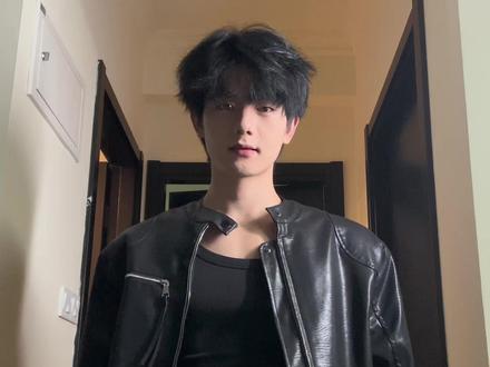男生约会这样收拾,好感度直接拉满。#男生化妆教程 #男生发型 #男生穿搭 #男生必看