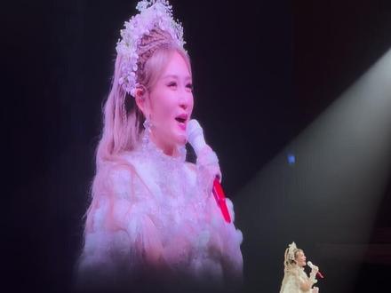 谢娜 × 张杰 同台合唱《明天过后》 温柔合唱直戳心底,浪漫永远双向奔赴
定格在成都金融城演艺中心的极致温柔🌙
#谢娜张杰合唱 #明天过后 #谢娜成都演唱会 #成都金融城演艺中心