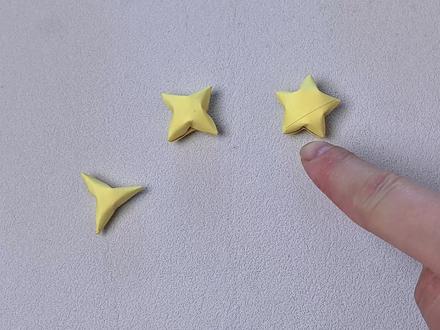 五角星,四角星,三角星是不是都集齐啦?简直太棒啦!今天我们开始解锁幸运六角星!让星星家族再添一员大将!#折纸星星 #创意手工 #亲子手工 #折纸教程 #一学就会系列