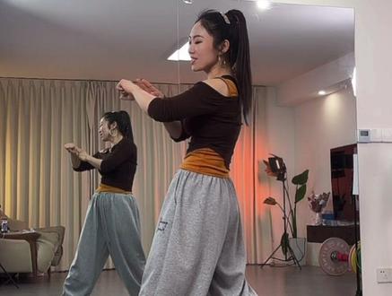 《我们站着就是理由》完整版带练+第四组保姆式教学#舞侠小敏 #分解教学 #简单易学 #背面演示 #0基础学舞蹈