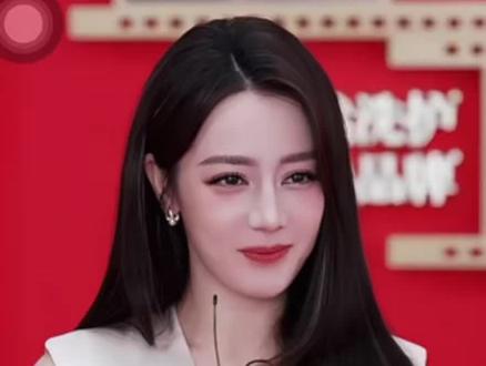 这个主持人很会整活#迪丽热巴 #迪丽热巴立白直播