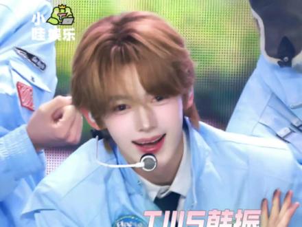 张函瑞进行曲真的实火啊!!#TWS #韩振 #张函瑞 #张函瑞进行曲 #韩振跳了张函瑞进行曲