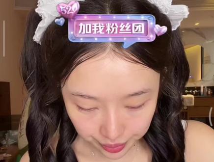 粉丝直播间带节奏问#龙悦 没什么没给#ai瑶瑶 送礼物🎁。妹妹这性格我喜欢有气有问题当场怼不隔夜。😂@AI瑶瑶☀️(美妆护肤) @龙悦🐰(龙浩天妹妹)
