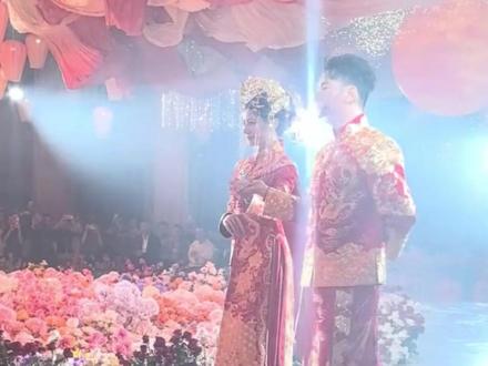 霸王茶姬张俊杰与光伏千金大婚 #张俊杰 #霸王茶姬 #诗意文化#传记出版#企业家传记