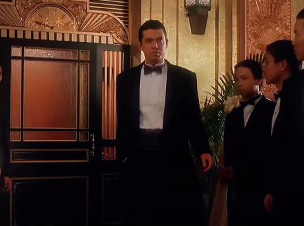 “给我擦皮鞋”“我要验牌”两大名梗#赌侠#周星驰#我要验牌#给我擦皮鞋#电影名场面