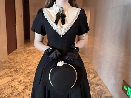 这座古堡只会有一位主人#lolita #黑色系 #威廉小姐