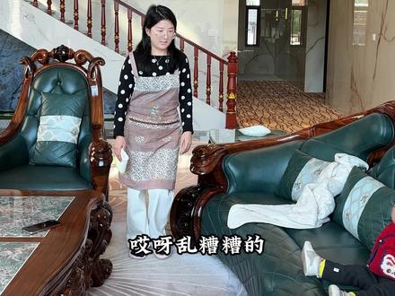 单亲妈妈苦寻孩子父亲多年,好不容易找到却又怕打扰他的生活,决定带孩子离开#正能量 #家庭 #孝顺 #记录真实生活