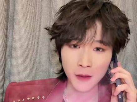 今天的朔丝幸福的狠@黄朔
#黄朔#抽象#名场面#直播#有歌