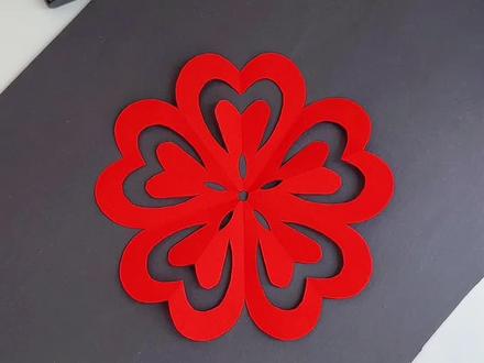 爱心窗花 手把手教你剪窗花,过年氛围感拉满#田田剪纸 #爱心窗花 #新春窗花 #茌平剪纸传承人田田