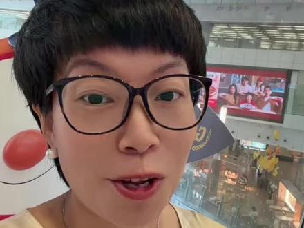 一个美股小知识,分红税可能差20% 很多人不知道,美股收股息,默认要被扣30%的税。
但你如果填过W-8BEN表,税率是可以降的——具体降到多少,取决于你在哪个国家、用哪家券商。
拿香港的一些券商来说,比如盈立,美股分红税最低可以做到10%。
也就是说,同样一笔股息,别人到手70%,你可以拿到90%,差出来的20%是实实在在的。
我不推票,也不说哪只股票好,只是分享一个很多老股民都在用的细节。
想知道自己用的券商是扣多少?可以私信我,我把查的方法发你。#美股#股息税#盈立证劵 #港卡#香港证劵
