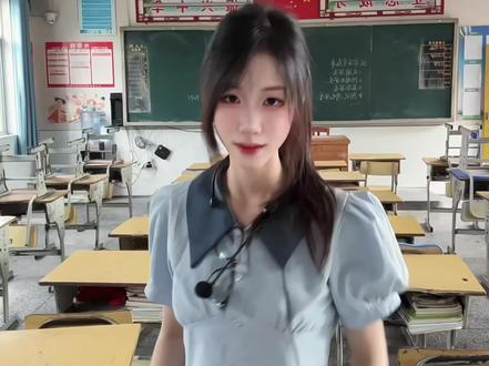 喜欢上我的课嘛look me eyes#珠满摇舞蹈挑战 #教师版珠满摇 #鞠婧祎 #老师 #校园