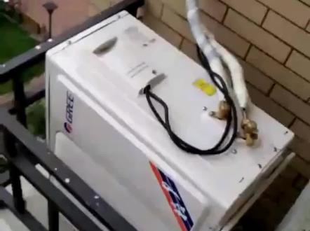 #空调 外机能这样安装吗?这样也能工作?能验收通过?反面教材,请勿模仿。#格力