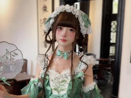 定啦,是双层蝴蝶结! (经过各位老婆投票,多数老婆喜欢双层蝴蝶结,所以定版为双层蝴蝶结)#吃我一波lolita安利 #lolita #lo娘 #中华风lolita #铃兰青笺
