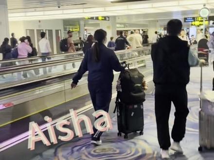 #航班延误,结果新加坡T1碰到了莎头和国乒,运气爆棚啦#孙颖莎王楚钦 #国乒#新加坡大满贯