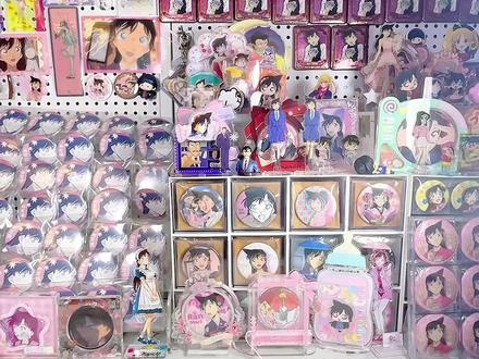 帮亲友扎包!可以装在痛包里的移动美术馆! 美神降临!
#蔷薇少女 #吃谷日常 #二次元 #痛包 #BerryQ